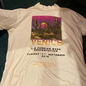 Large long sleeve Venice tee shirt